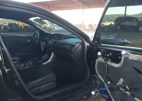 2016 Honda Accord Sport z USA, uszkodzony, nr VIN 1HGCR2F54GA121492